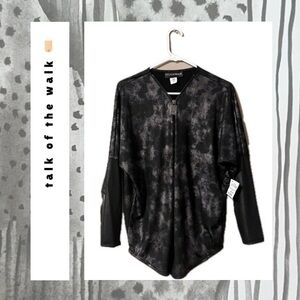 🏷️ talk of the walk • black faux leather vegan zip up color block top